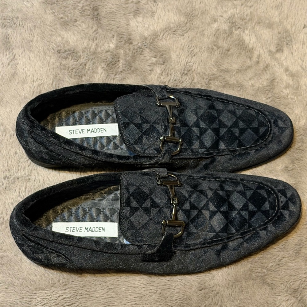Steve Madden - Men’s Black Linc Quilted Velvet Bit Buckle Loafers, Size - 10.5 - Picture 7 of 8